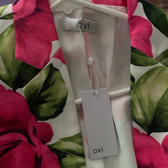 Two piece set really pretty size small - Picture 3 of 4